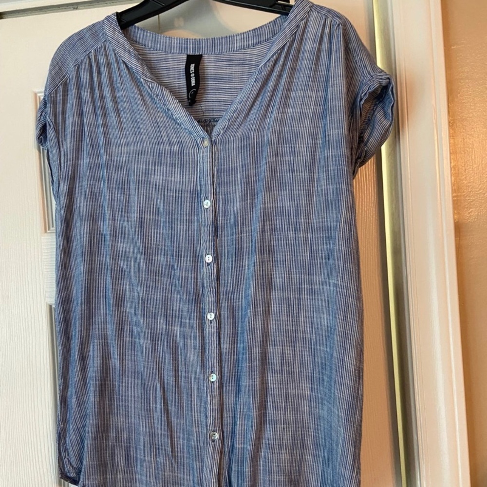 Agnes and Dora Line cap sleeve blouse